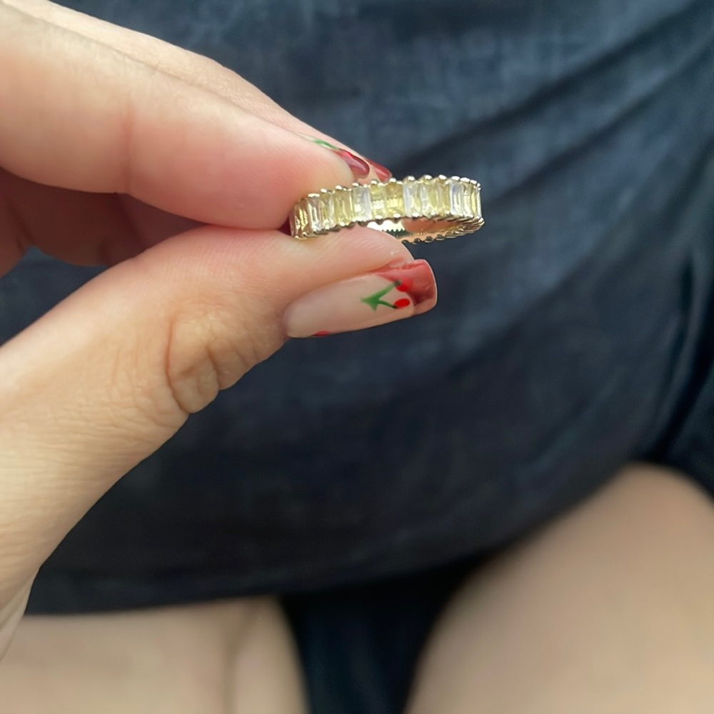 Oomiay ring size 7 gold plated